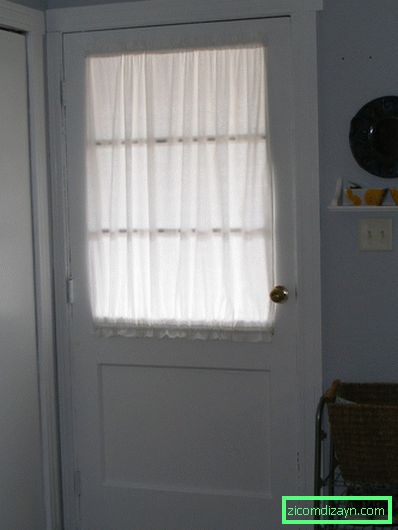 трпезарија-предња врата-прозори-завесе